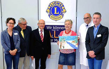 Übergabe des Schecks des Lions Club